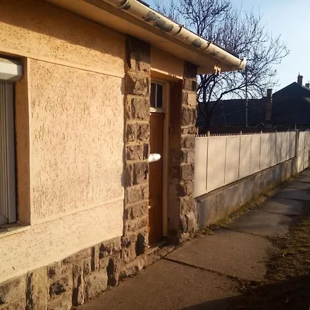 アパート Kert Oevezeti Lakas