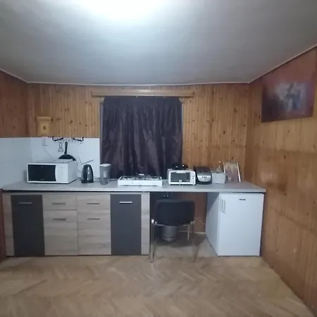 Kert Oevezeti Lakas アパート Gyöngyös