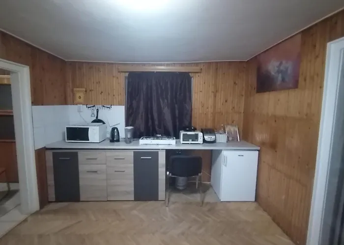 Kert Oevezeti Lakas アパート Gyöngyös